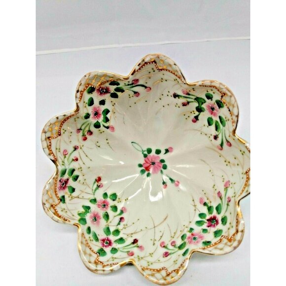 Hand Painted Japanese Three Footed Candy Bowl Floral with Gold Gilding - Picture 6 of 10